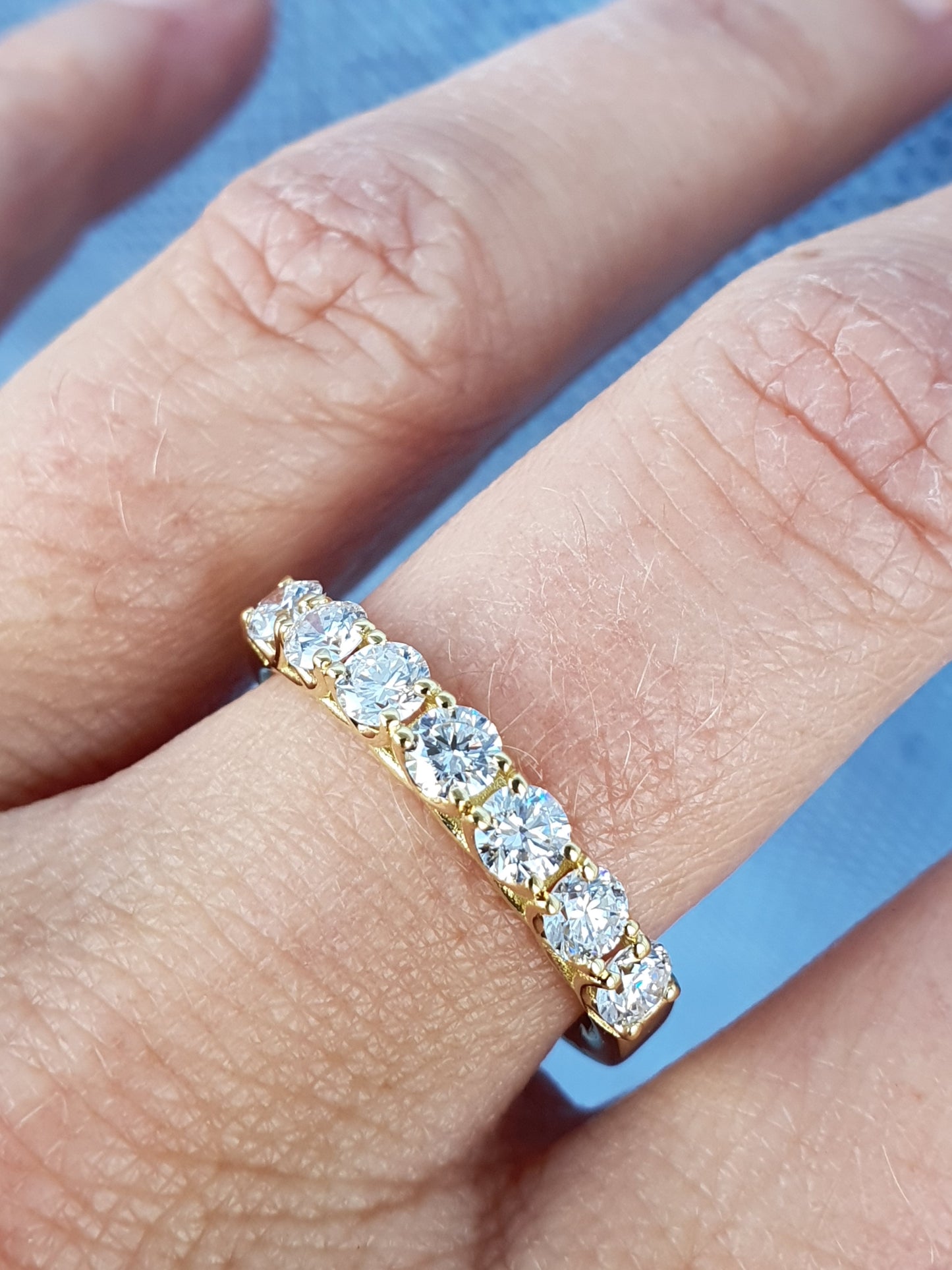 Round Scalloped Claw Set Band