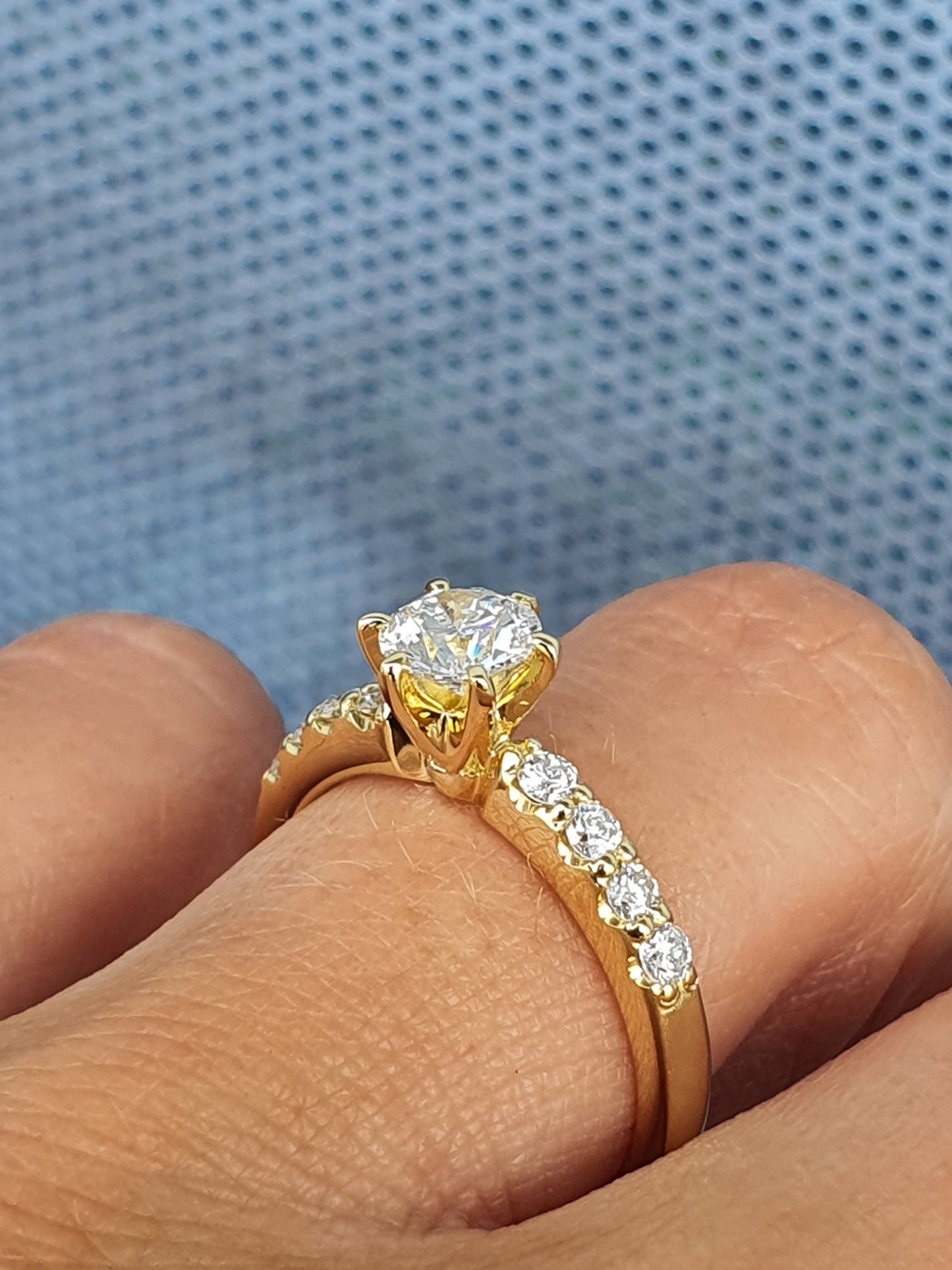 6 Claw with Side Diamonds