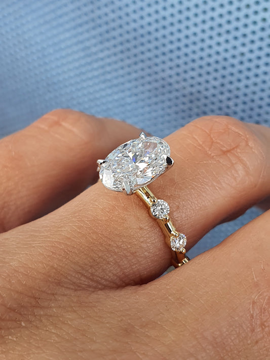 Oval Engagement Ring